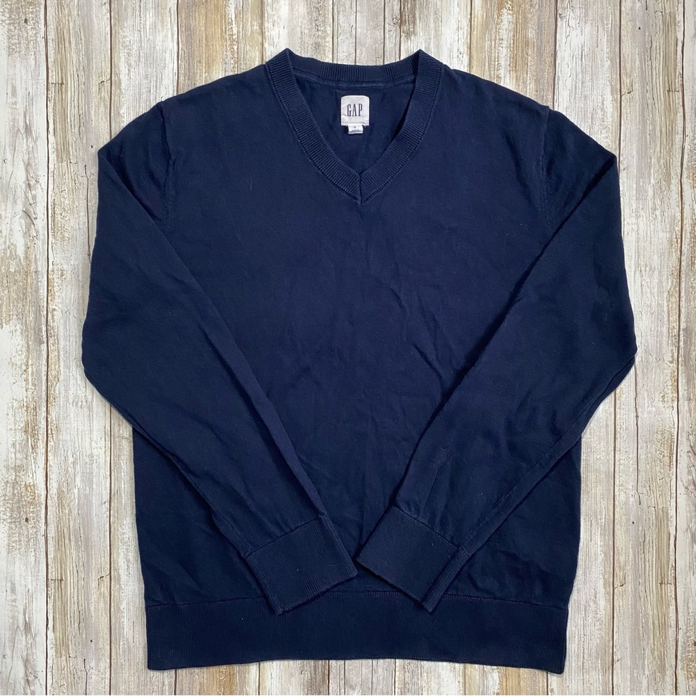 GAP Solid V-Neck Sweater